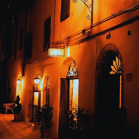 סן ג'ימיניאנו Locanda Il Pino מראה חיצוני תמונה