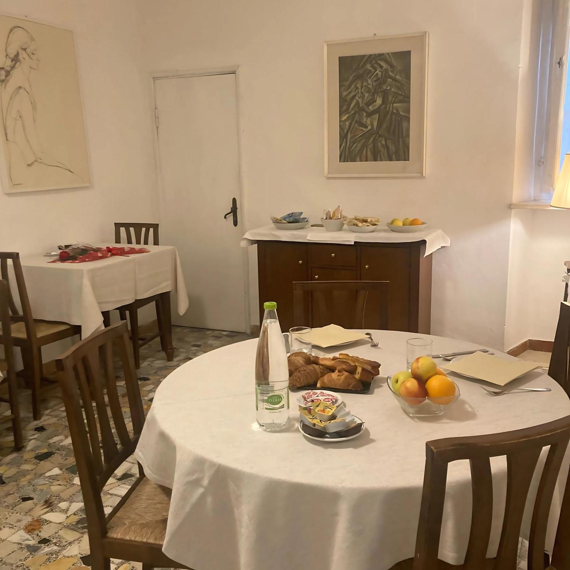 סן ג'ימיניאנו Locanda Il Pino מראה חיצוני תמונה