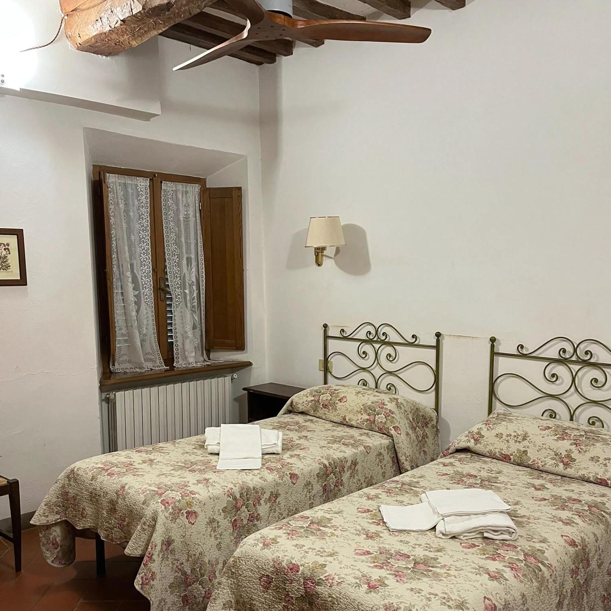 סן ג'ימיניאנו Locanda Il Pino מראה חיצוני תמונה