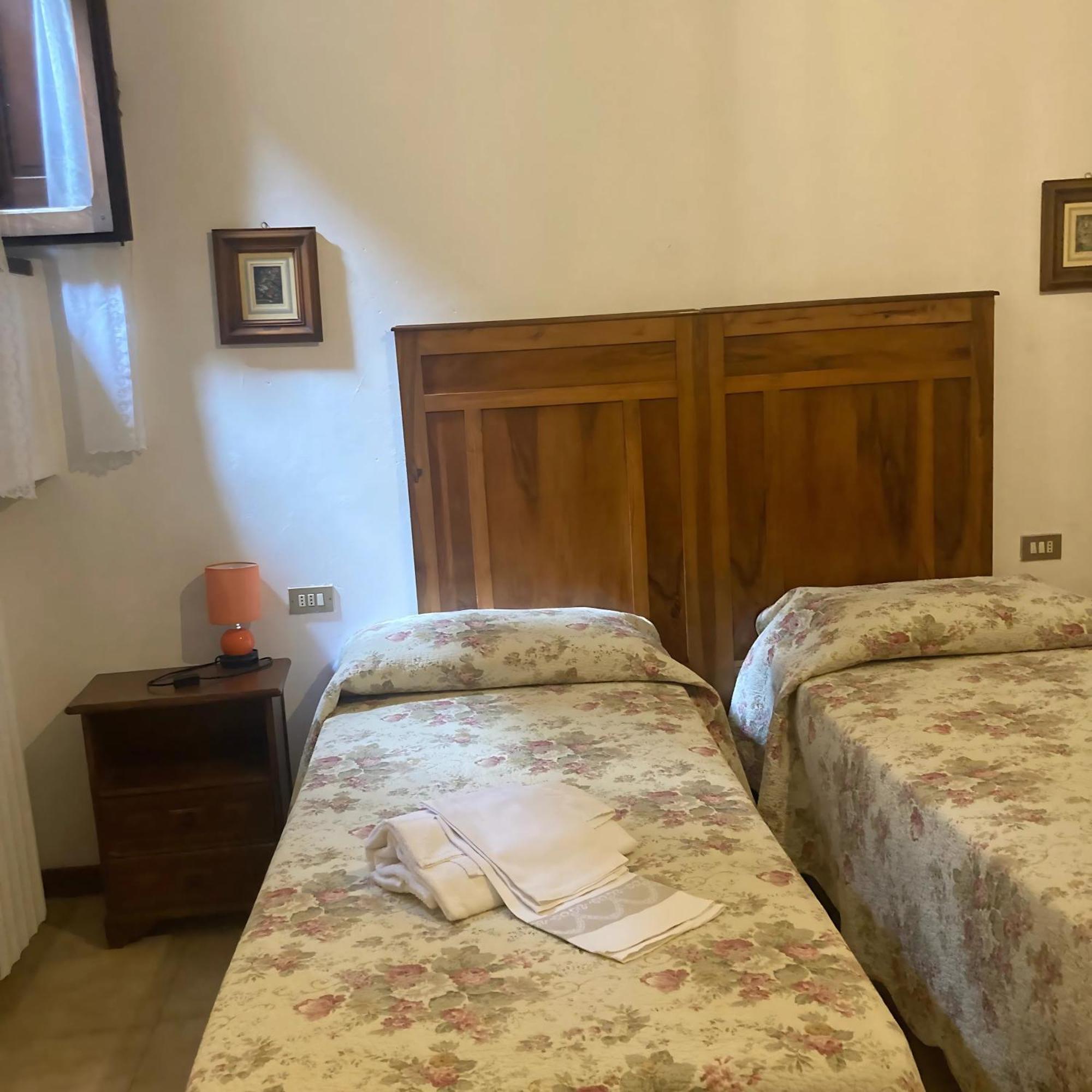 סן ג'ימיניאנו Locanda Il Pino מראה חיצוני תמונה