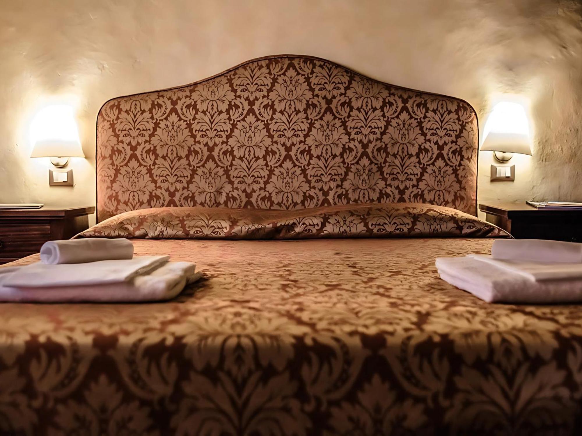 סן ג'ימיניאנו Locanda Il Pino חדר תמונה
