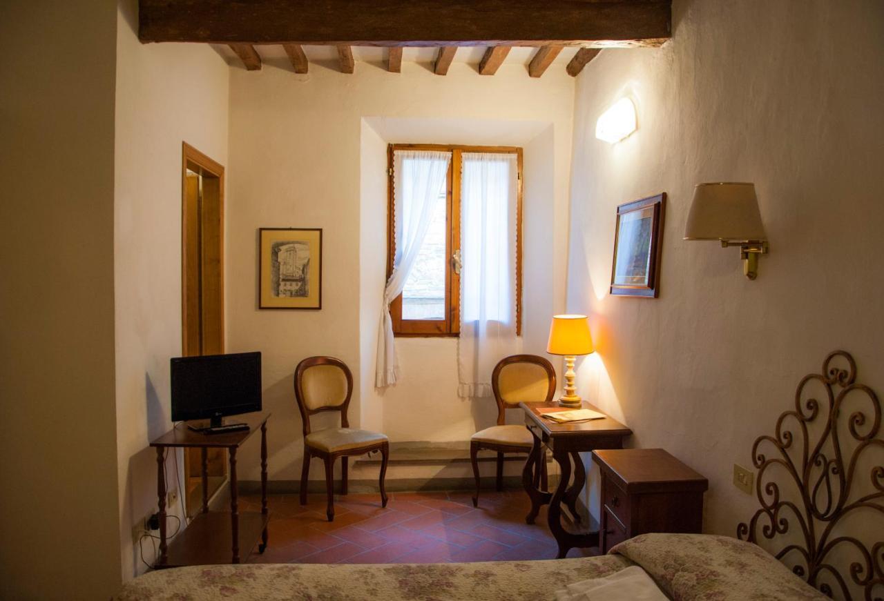 סן ג'ימיניאנו Locanda Il Pino מראה חיצוני תמונה